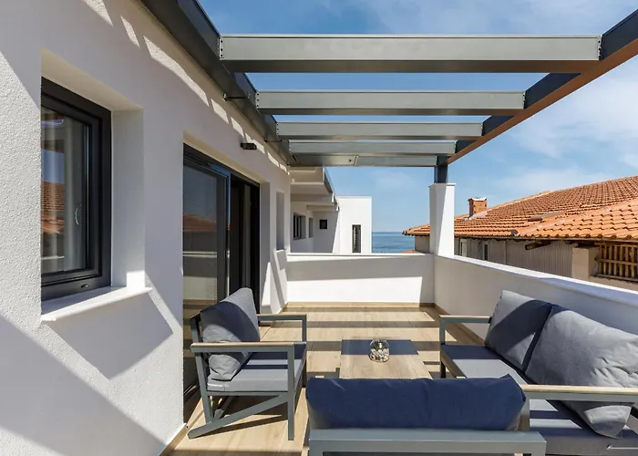 Anassa Aparthotel 4*